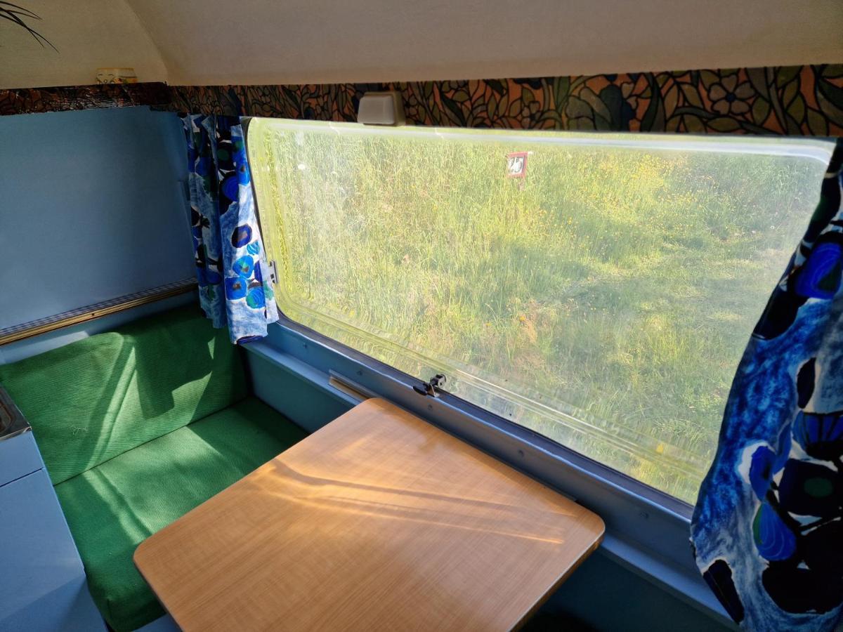 Camping La Foret Du Morvan Vintage Caravan Larochemillay Εξωτερικό φωτογραφία