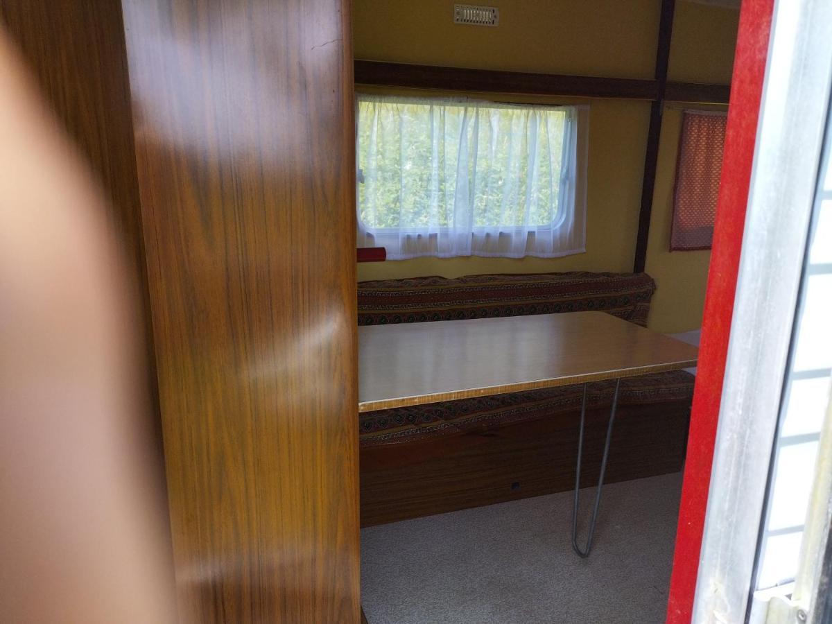 Camping La Foret Du Morvan Vintage Caravan Larochemillay Εξωτερικό φωτογραφία